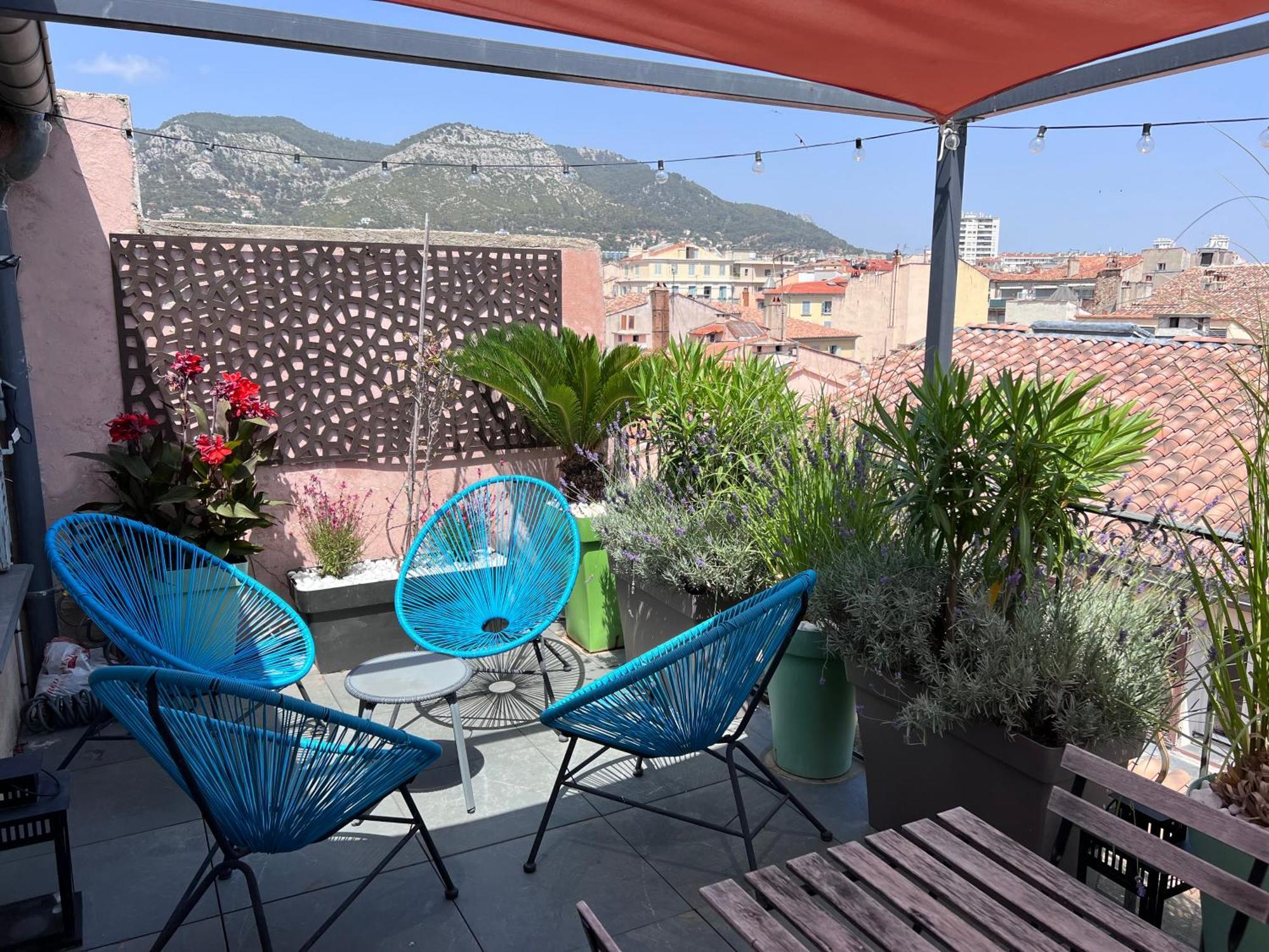 Apartment 2 Pieces Avec Grande Terrasse - Centre De *